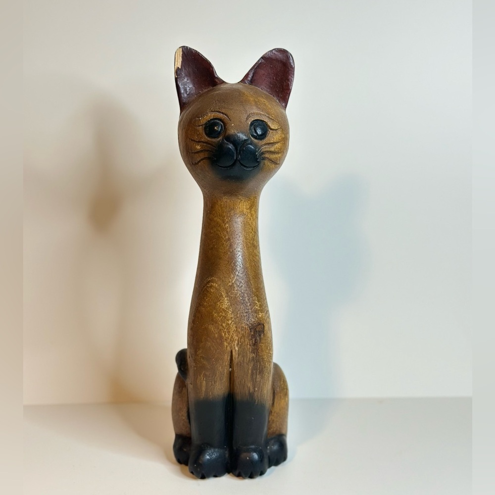 Vintage Hand-Carved Wooden Cat Figurine Folk Art Décor Thailand